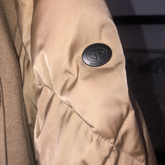 NWOT 
GOLDBERGH Cover Faux Fur Jacket in Desert
Goldbergh
Color:Desert
Size 12 - Picture 16 of 16